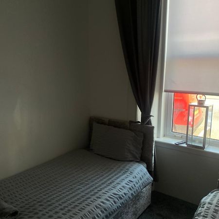 Maze Beach Getaway Ayr Exterior foto