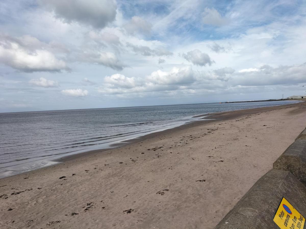 Maze Beach Getaway Ayr Exterior foto